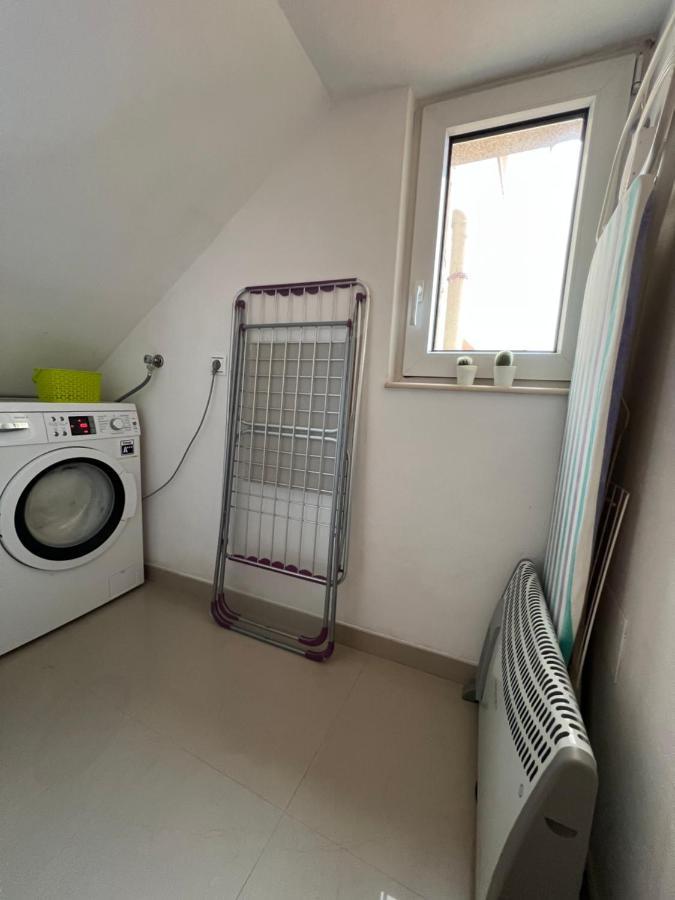Apartamentos Maria De Lucia - Piso B Arou Eksteriør billede