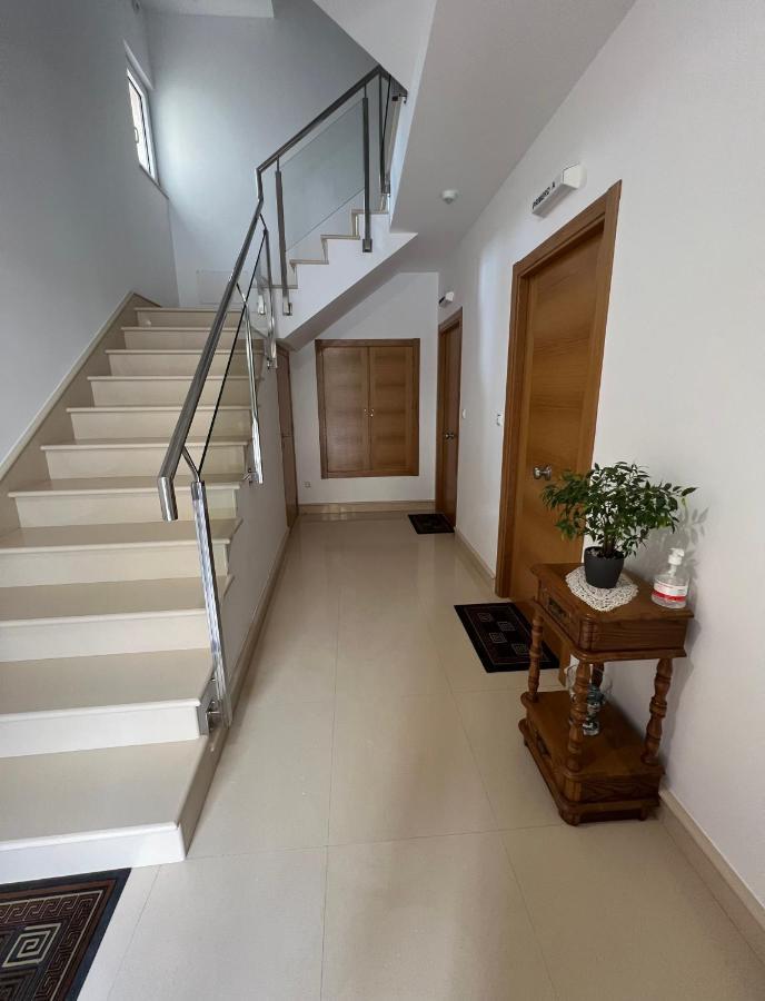 Apartamentos Maria De Lucia - Piso B Arou Eksteriør billede