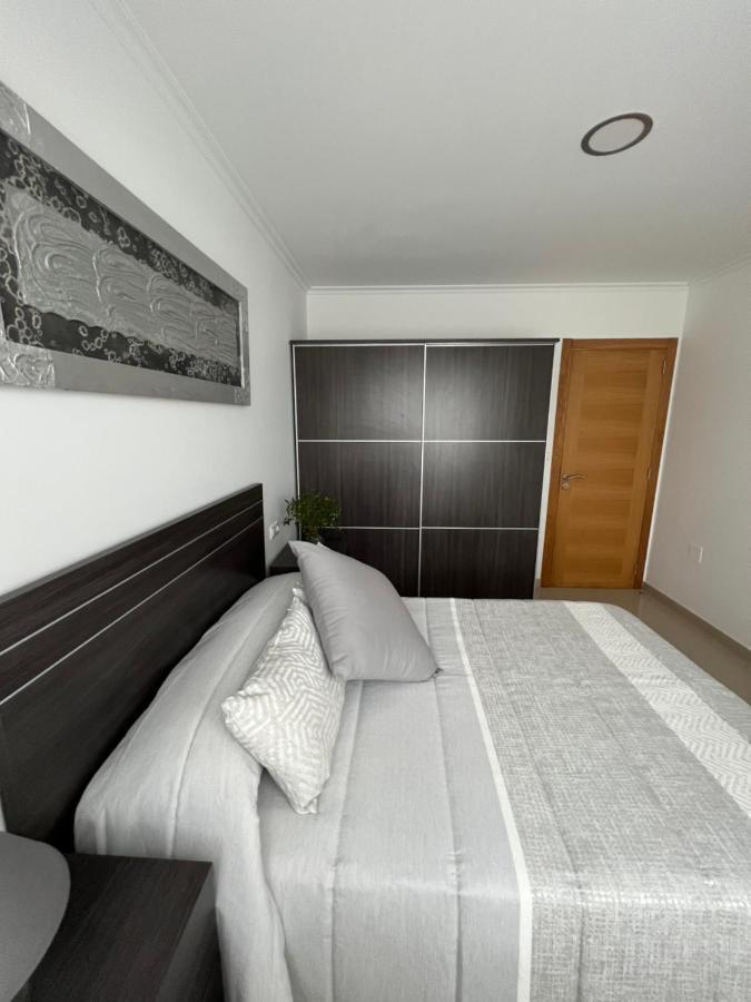 Apartamentos Maria De Lucia - Piso B Arou Eksteriør billede